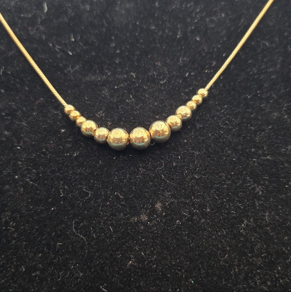 VTG Signed AVON Gold-Tone Graduated bead Necklace - Picture 2 of 5
